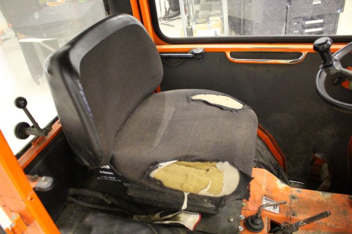 512739-11 Redskapsbärare minitraktor Holder C30 -1991 (OBS! Endast 1774h och använd innomhus!)