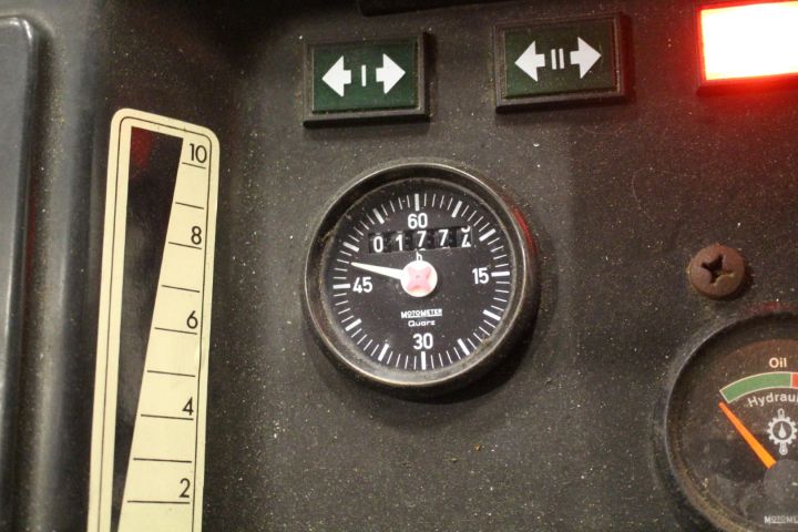 512739-12 Redskapsbärare minitraktor Holder C30 -1991 (OBS! Endast 1774h och använd innomhus!)