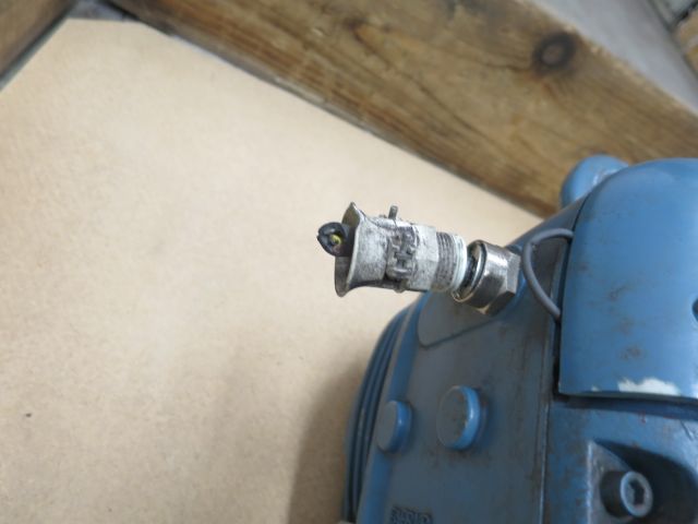 427043-6 Demag counts 500kg