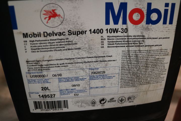 541404-4 Mobil Delvac Super 1400 Engine Oil 10w 30