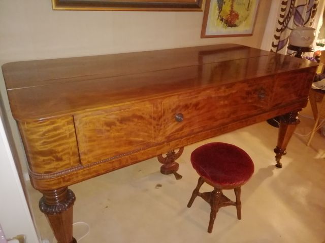 466738-1 Antikt taffelpiano från 1800 talet