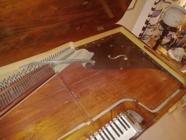 466738-13 Antikt taffelpiano från 1800 talet
