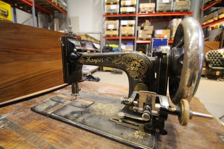 545318-1 Sewing machine Kayser