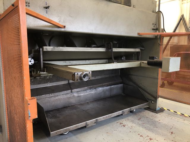 457637-4 Shearing machine Donewell 13-2500