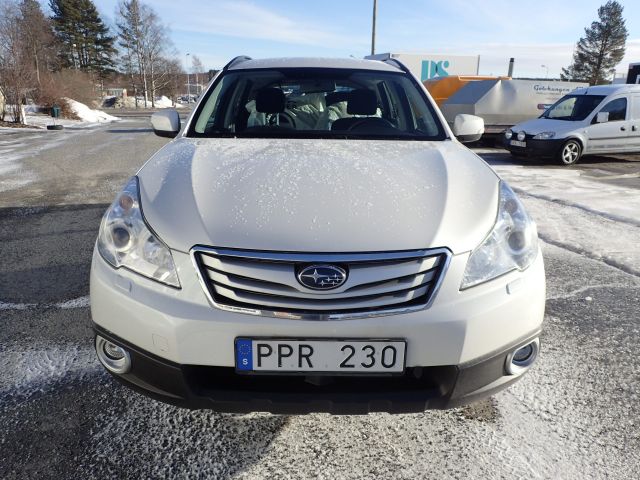 466036-2 Subaru Legacy Bensin & Gas -12 Reg nr: PPR230 (Reparationsobjekt)