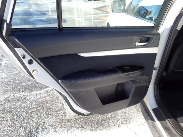 466036-44 Subaru Legacy Bensin & Gas -12 Reg nr: PPR230 (Reparationsobjekt)