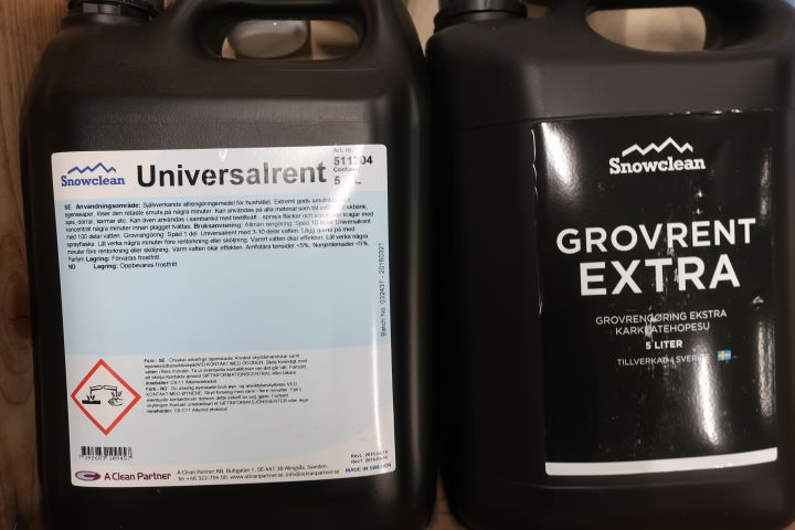 545565-3 Assortment of cleaning / hygiene chemicals