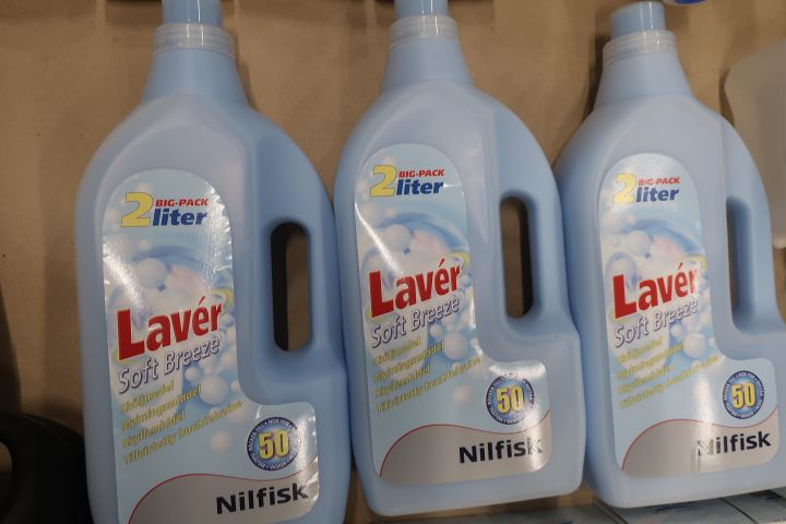 545565-8 Assortment of cleaning / hygiene chemicals