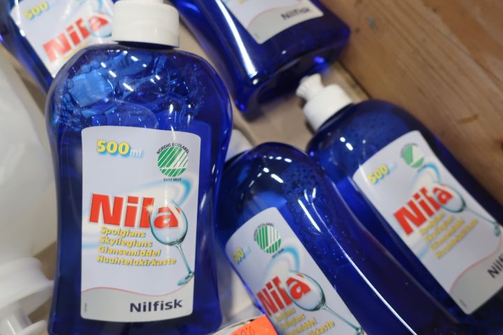 545565-11 Assortment of cleaning / hygiene chemicals