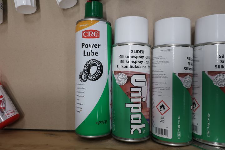 545566-11 Assortment of chemicals / industry etc.