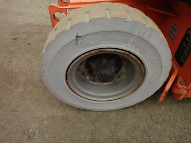 540950-11 Bomb lift JLG E300AJP