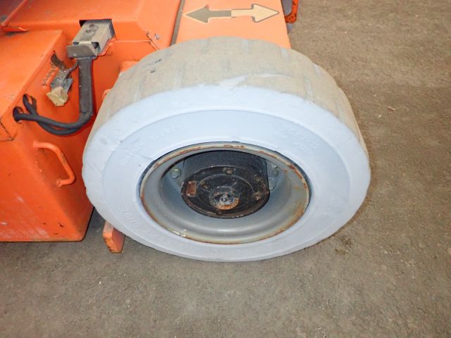 540950-13 Bomb lift JLG E300AJP