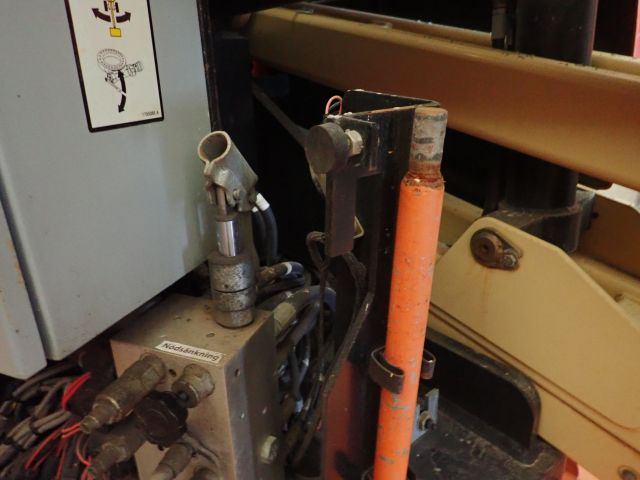 540950-25 Bomb lift JLG E300AJP