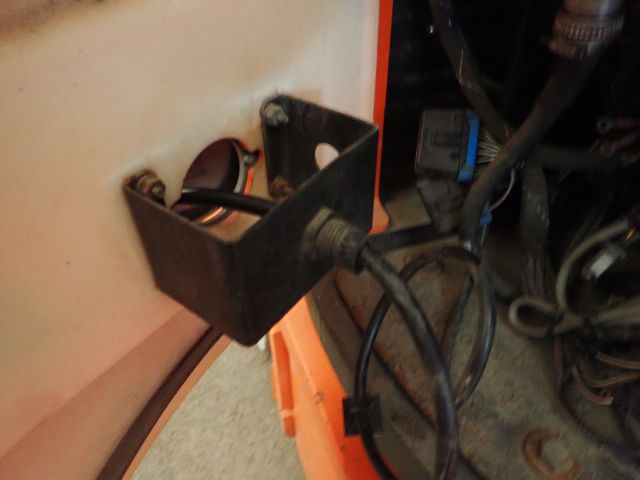 540950-27 Bomb lift JLG E300AJP