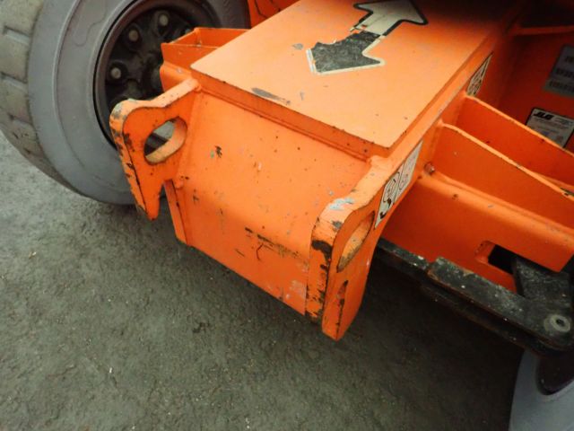 540950-30 Bomb lift JLG E300AJP