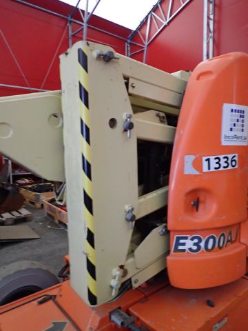 540950-39 Bomb lift JLG E300AJP