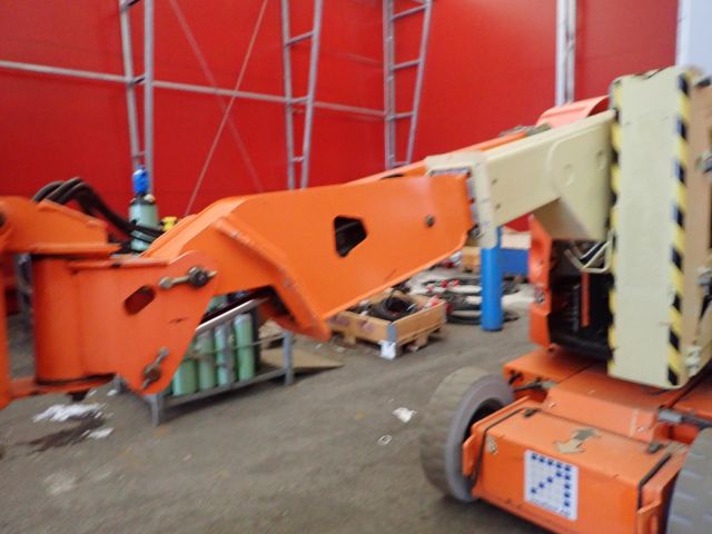 540950-40 Bomb lift JLG E300AJP