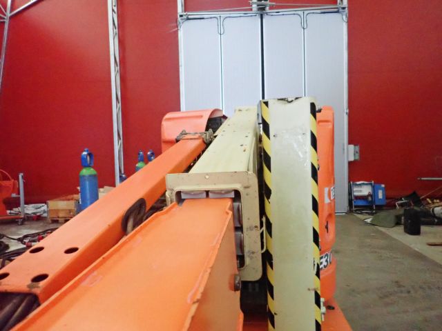 540950-43 Bomb lift JLG E300AJP