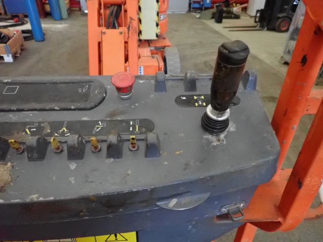 540950-48 Bomb lift JLG E300AJP