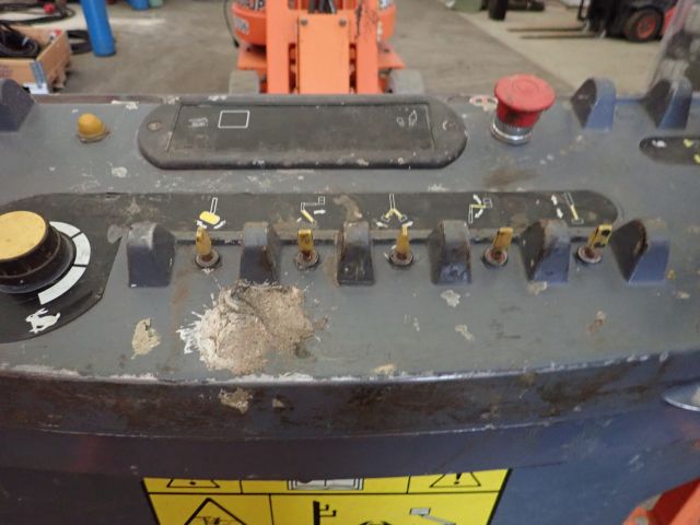 540950-49 Bomb lift JLG E300AJP