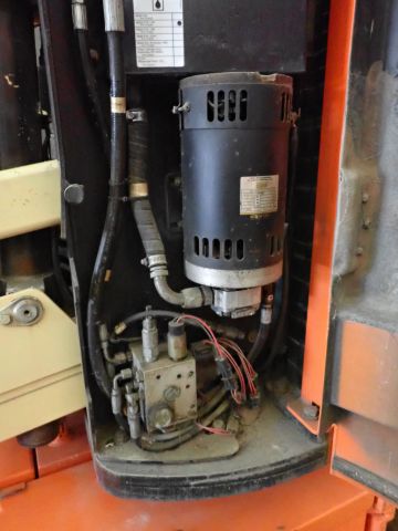 540950-52 Bomb lift JLG E300AJP