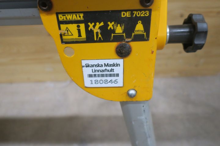 546853-3 Saw table DeWALT DE 7023 (Not complete)