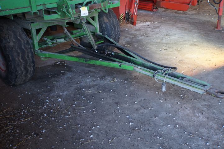 541530-4 Tvåaxlad Spannmålsvagn Ekengård