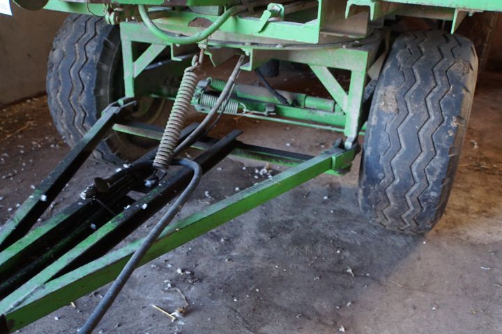 541530-10 Tvåaxlad Spannmålsvagn Ekengård