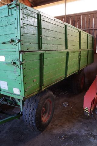 541530-12 Tvåaxlad Spannmålsvagn Ekengård