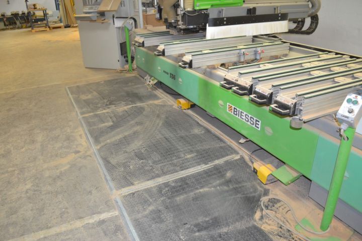 548737-13 CNC machine Biesse