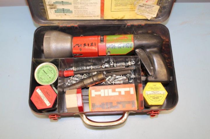 411564-2 Bolt Hilti DX500 with accessories