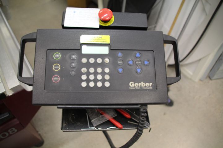 547393-2 Fräsbord CNC router Sabre Gerber 408 med vakuumpump