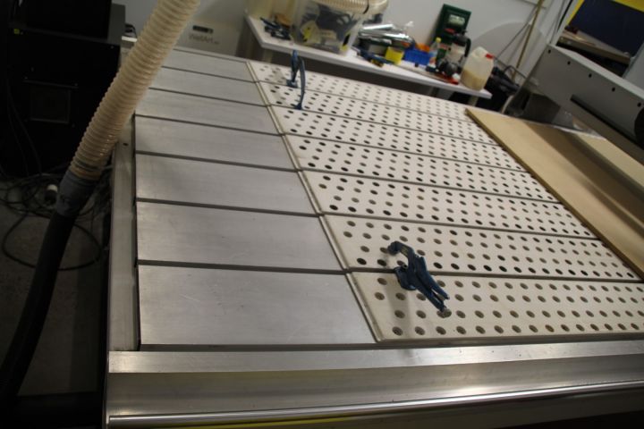 547393-10 Fräsbord CNC router Sabre Gerber 408 med vakuumpump