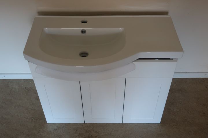 554182-3 5 chest of drawers with wash basin, Noro Fix 750, hay