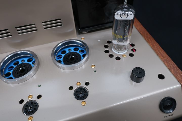 547057-5 Tube amplifier Leben CS660P