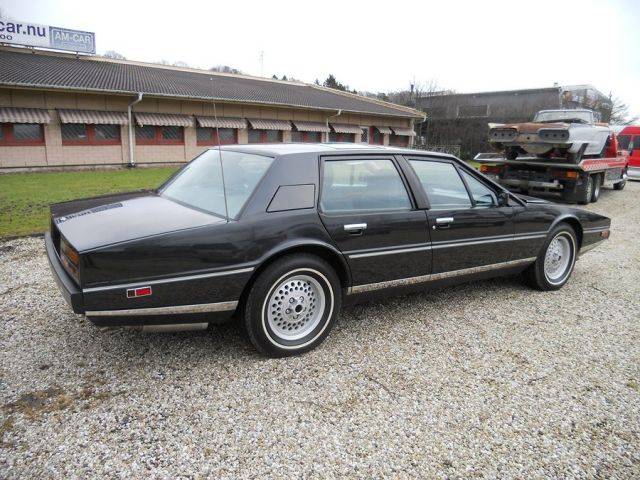 554868-5 Aston Martin Lagonda 1983