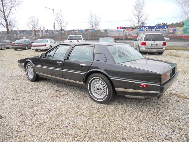 554868-4 Aston Martin Lagonda 1983
