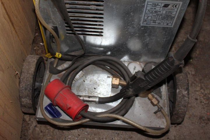 437248-5 Mig welding ESAB LKA180