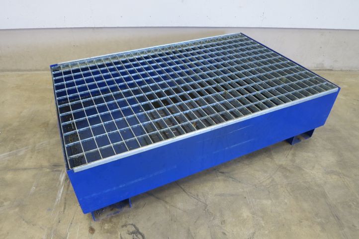 457858-1 Waste oil collection tray