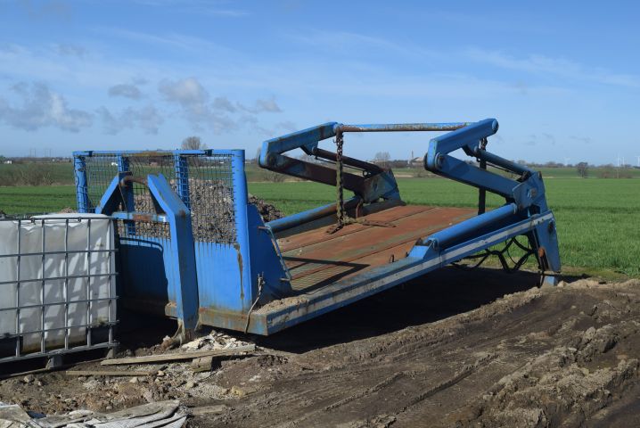 Skip loader Platform - PS Auction - We value the future - Largest in ...