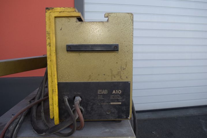 518943-5 Welding Esab LDA 400 with feeder A10