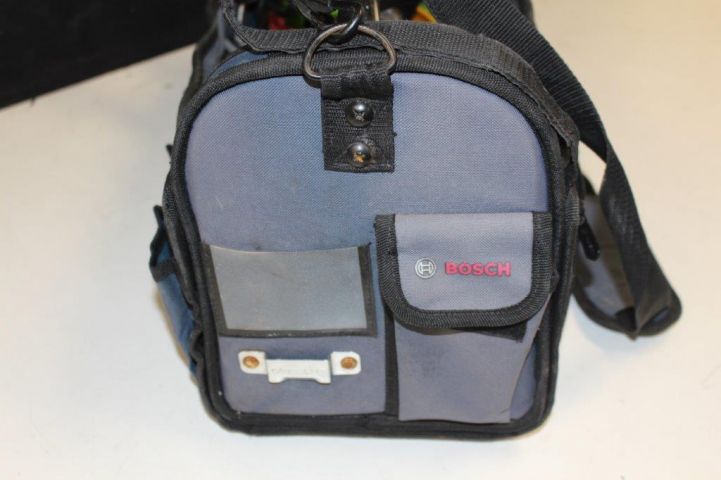 437374-7 Verktygsväska Bosch med innehåll