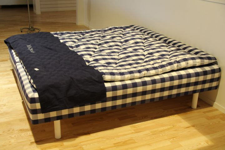 553155-5 Dubbelsäng Hästens Marquis 180x200cm med bäddmadrass och ben (demoex)