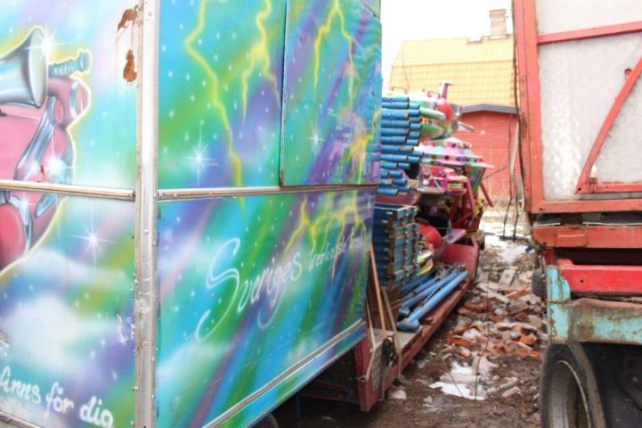 563266-8 Snurrkarusell UFO Jet Sartori på trailer