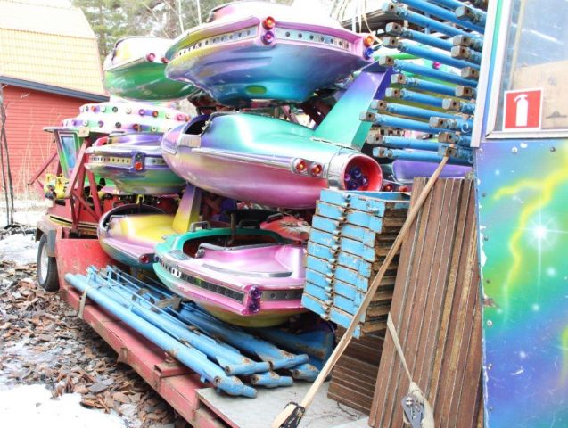 563266-5 Snurrkarusell UFO Jet Sartori på trailer