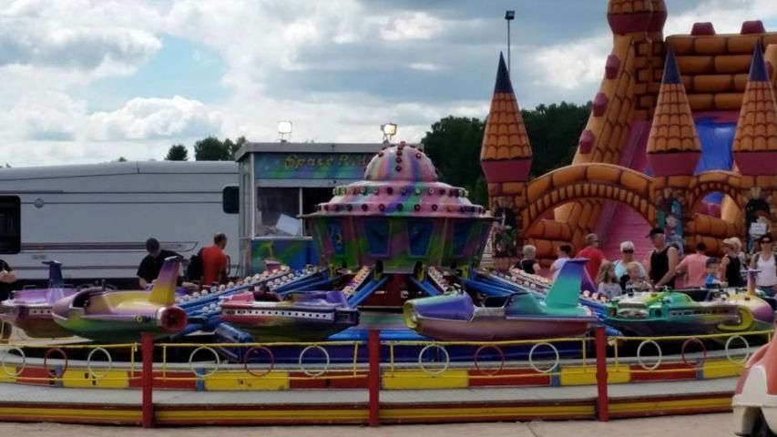 563266-2 Snurrkarusell UFO Jet Sartori på trailer