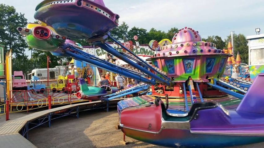 563266-3 Snurrkarusell UFO Jet Sartori på trailer