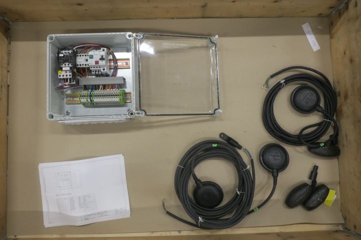 562017-1 Level switches and control cabinets