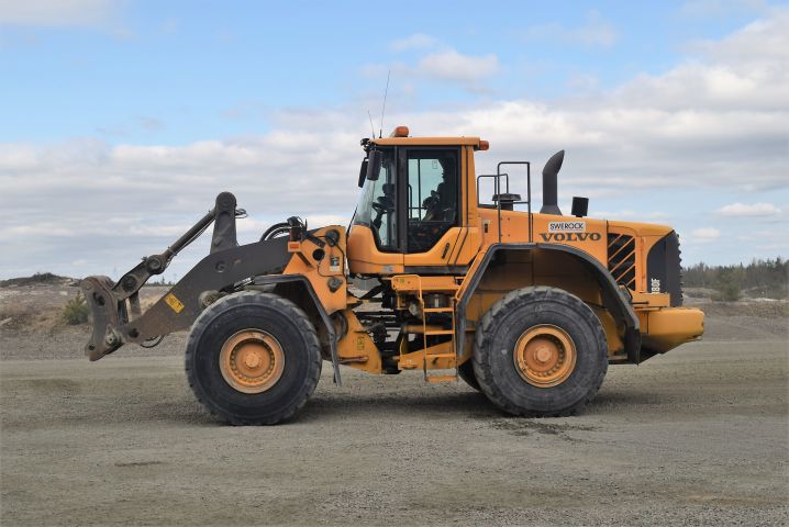 563333-2 Wheel loader Volvo L180F -07 incl. bucket