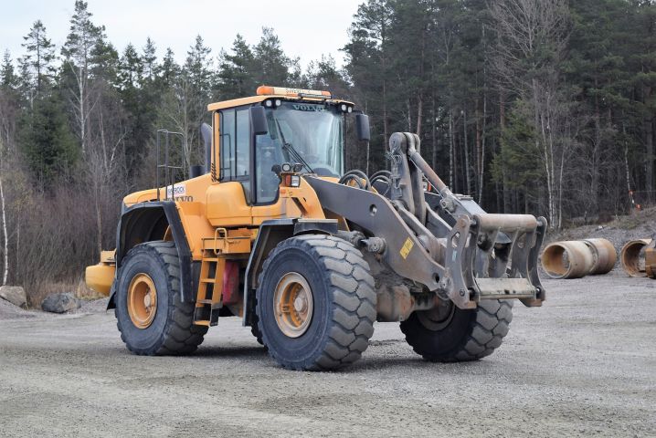 563333-7 Wheel loader Volvo L180F -07 incl. bucket